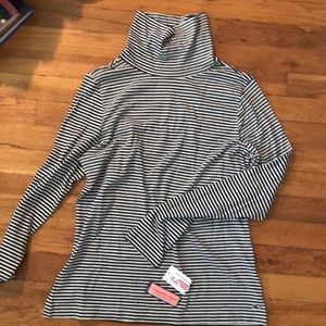 Vineyard Vines turtleneck top